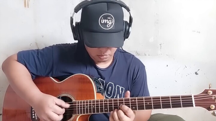 Henrenge plays Doraemon with his finger