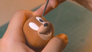 Jerry, nhìn lại phía sau đi?!