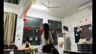 Medley Tarian Gadis Pesta Malam Tahun Baru