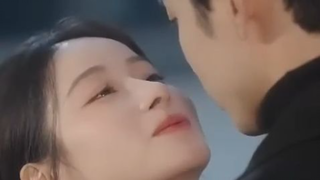 Gadis minta bantuan pria 30 th untuk lari dari ibunya, tak tahu dia miliarder