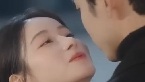 Gadis minta bantuan pria 30 th untuk lari dari ibunya, tak tahu dia miliarder