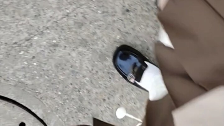 Bocah lelaki pakai rok pendek keluar dari asrama putra! Rasakan sensasi seru yang sebenarnya!!! (Rea