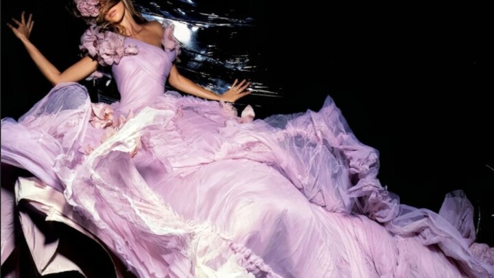 As expected, modeling freaks are just modeling freaks—even wrapped in a random piece of cloth, they 