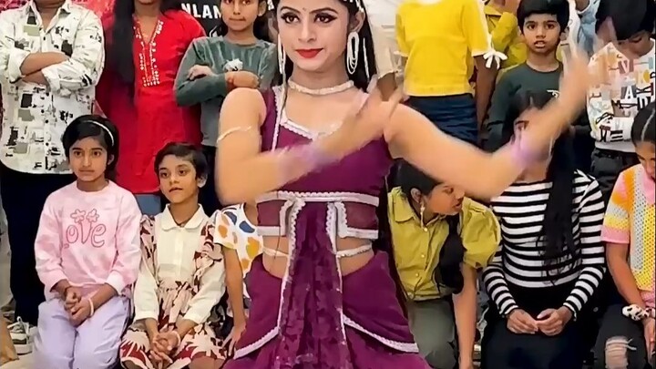 Indian Dance: Naino Se Naino Ko Mila #India #IndianDanceAndMusic #TraditionalCulture #HighCaste #Bra