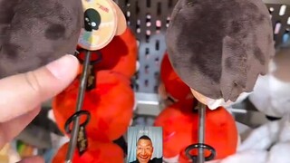 Chigu vlog｜Question: How many small cakes are there in the video?