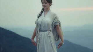 青山向晚，渺渺成烟，拱手河山讨你欢