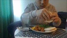 Asmr Eating Sounds - Pita Bread, Veggie Meatballs, Peas, Corn, Water