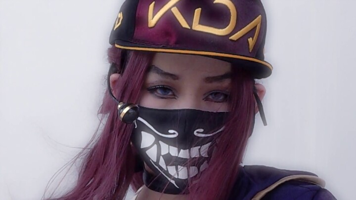 KDA Akali พร้อมวิดีโอปลอมต่างๆ