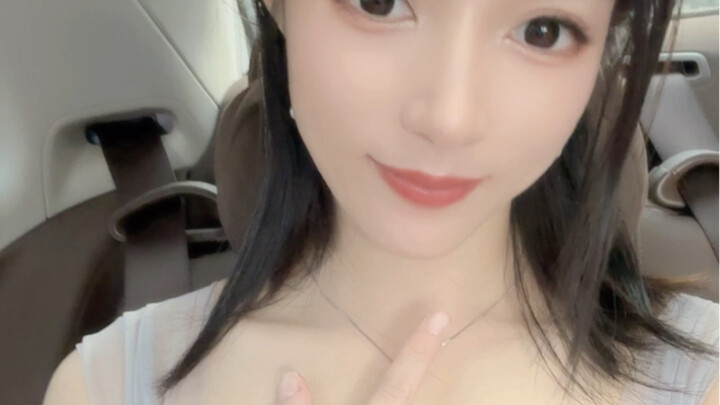 How many points would you give this bridesmaid?