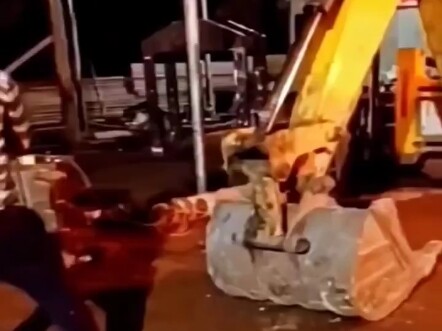 Jadi, kalau kita mau menggunakan otak saat mengerjakan sesuatu, kita bisa menghemat tenaga.