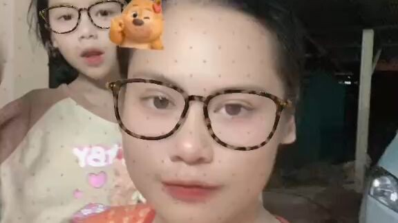 จ๋อม