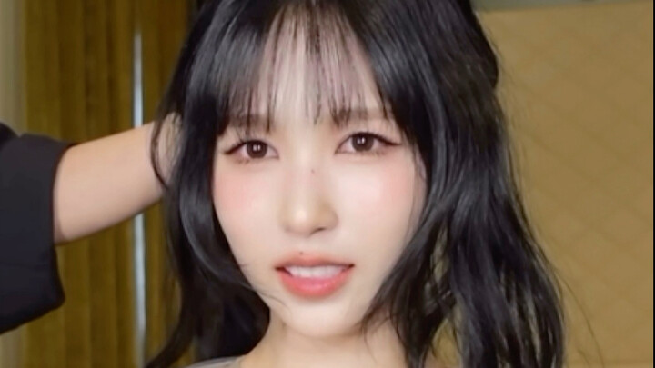 The staff must all be Mina fangirls by now, right?