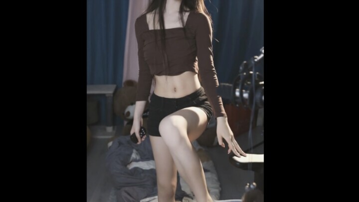 Live show feet teasing Xiao Chunan