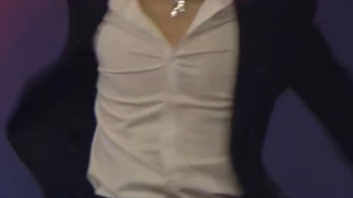 [Zhang Zhenyuan] Today I got to touch a big star’s chest muscles!