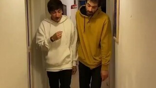 Sepertinya identitas jenius musik si kucing ini tidak bisa disembunyikan lagi!