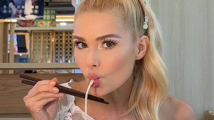 🌟Pamela - Malam Tahun Baru Imlek sudah tiba! Makanan yang paling kusuka di Tiongkok... 🤤✨ Bakpao gor