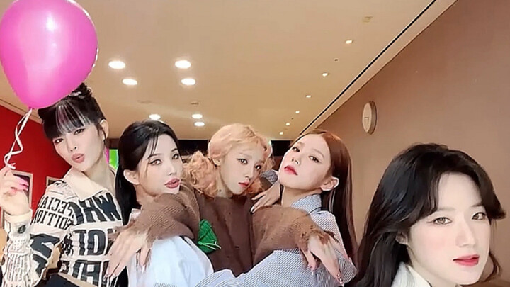 (여자)아이들 220326 เวทีใหม่สุดฮาจากเพลง “TOMBOY” และ “MY BAG”