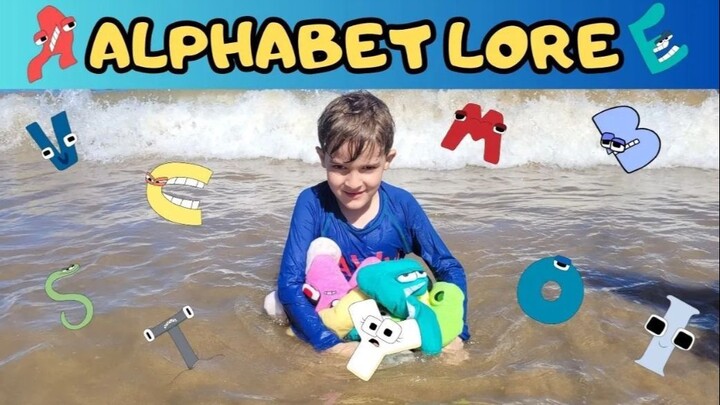 BRUNINHO BRINCA COM SEUS ALPHABET LORE NO MAR.