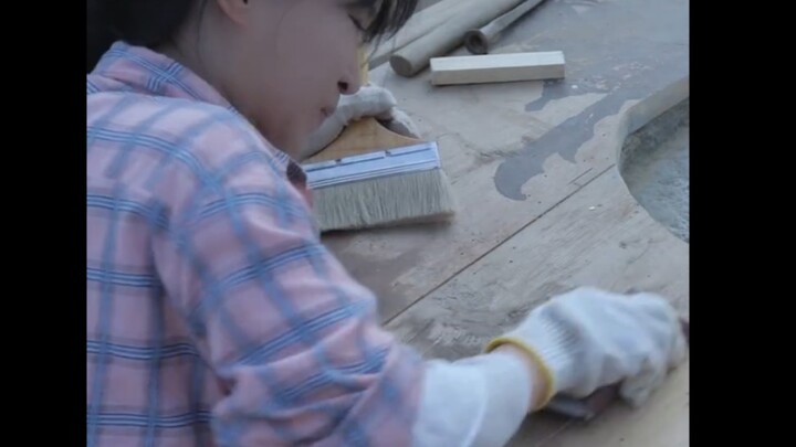 Li Ziqi’s DIY Qu Shui Liu Sha table: behind-the-scenes of the handmade project. Saved 20,000 yuan!