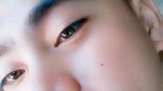 👁