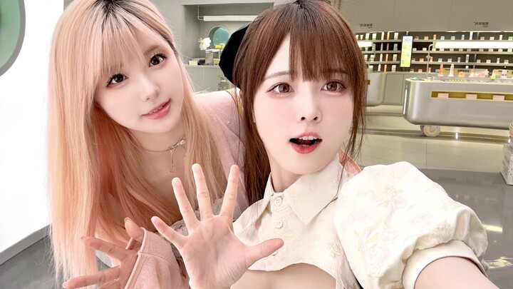 In order to meet him/her, I asked my bestie to help me dress up! ദ്ദി˶ｰ̀֊ｰ́ )✧