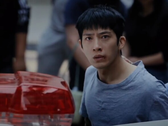 Anh trai thi hộ cho em trai, hủy hoại cả cuộc đời của hai người