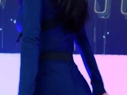 هز الظهر بعد ارتداء الزي