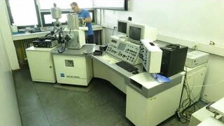 SEM upgrade of a Zeiss 982 Gemini electron microscope (time lapse)