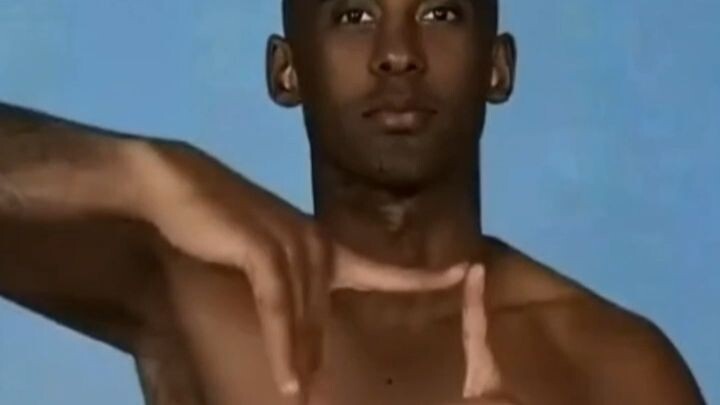 Master this hand dance, and everyone in school will say you’re handsome.