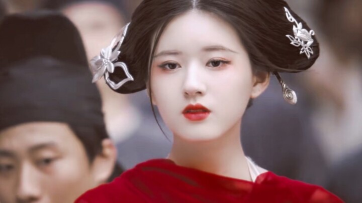 【Zhao Lusi | Seductive Style】Both innocent and alluring, she's a mischievous little demon in this ab