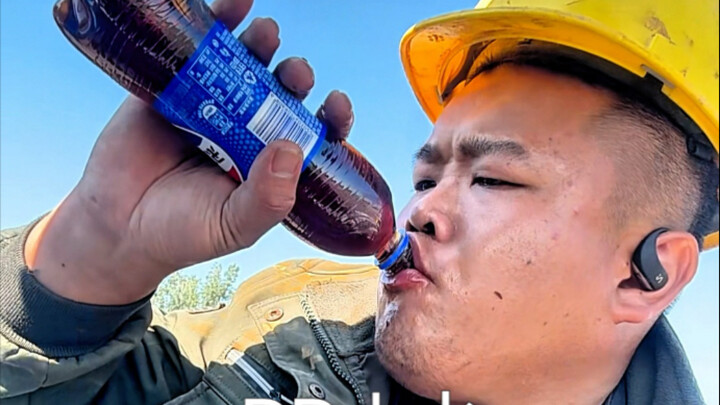 Hari ini makan mi saozi dengan tambahan daging!