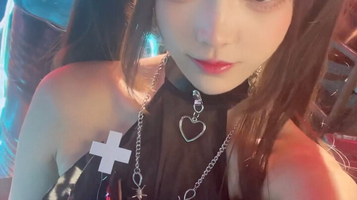 The Mischievous Berry Makes Her Debut!