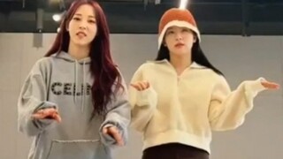 Liên kết sắc đẹp! Thử thách Moon Byul Yi x Kang Seul Gi x OHMYGIRL Choi Hyo Jung "LUNATIC"