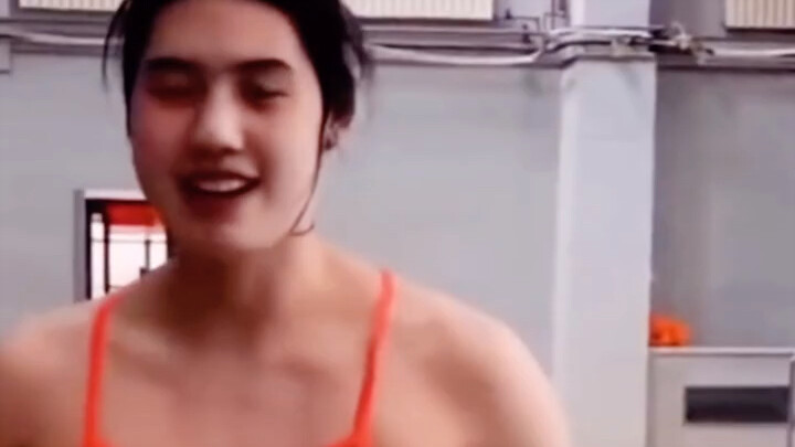 Kak Fei sebaiknya tetap saja tinggal tenang di dalam kolam, hahaha #Zhang Yufei