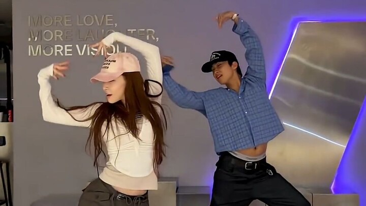 【I.O.I】260527 Kim Chung-ha and NewJeans’ go-to choreographer and performance director BLACK.Q take o