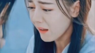 This scene with tears in her eyes kills me. She has a strong ability to empathize. Dilireba’s crying