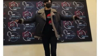 【郑允浩】 腿玩年