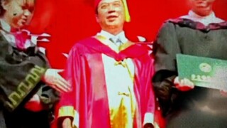 ครูใหญ่: งั้นพวกคุณสองคนเอาใบรับรองคืนฉันเถอะ