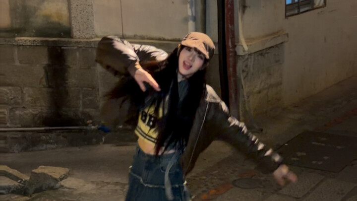 Peduli apa dengan musiknya? Biar aja menari bebas seperti ini 【Ke Yi Shou】