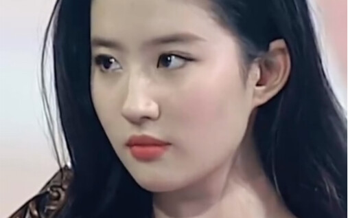 โครงหน้าสวยเป๊ะ ไม่เหมือนลิงเลยสักนิด