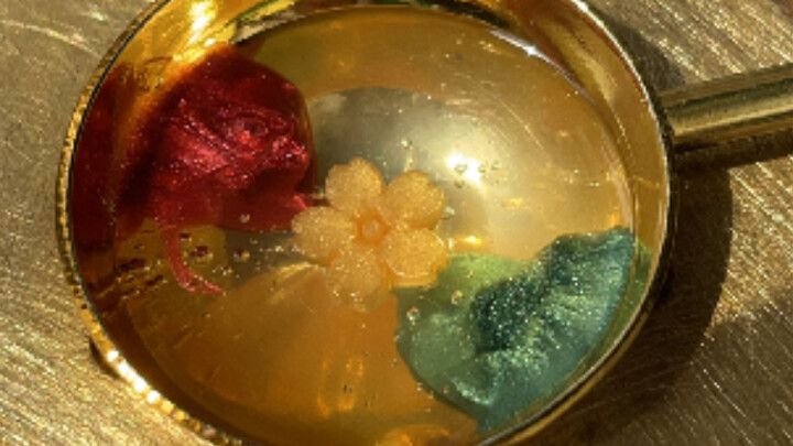 Fan Submission 8 - Red, Green, Gold, and Translucent