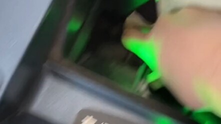 حسنًا، لا بأس إن لم تقبل الأوراق النقدية، لكن لماذا تفتري عليّ بأنني سرقت البنك؟ ووووو