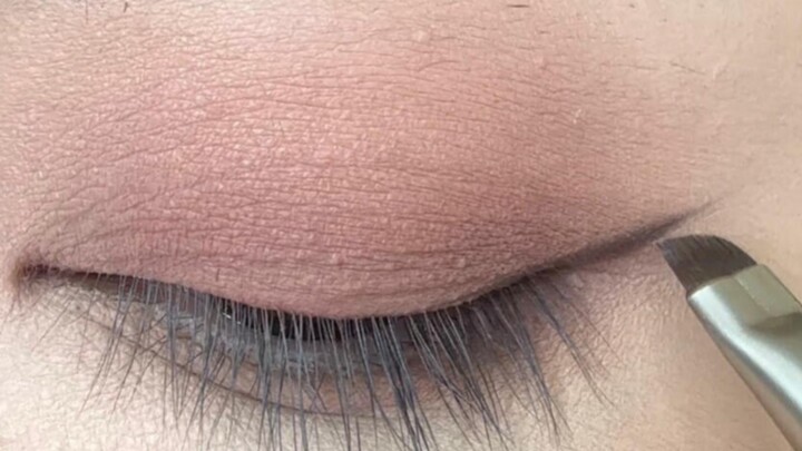 นี่แหละคือเมคอัพลุคตาแบบชีวิตประจำวันของคนธรรมดาใช่ไหม?