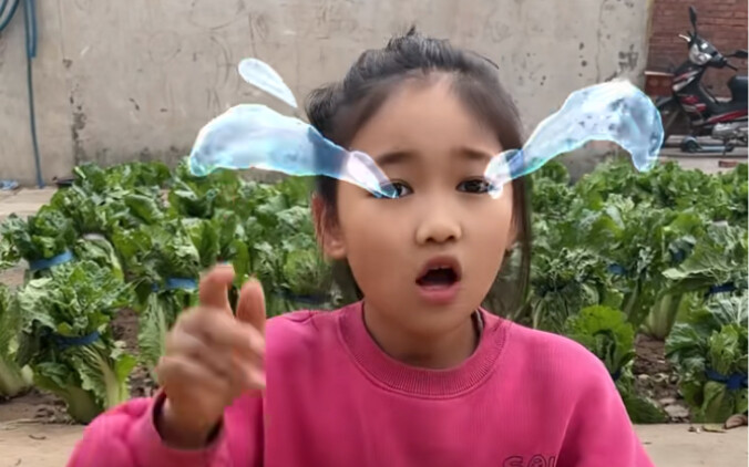 Mọi người đoán xem chuyện gì đã xảy ra, vì sao hôm nay bạn nhỏ lại khóc thương tâm đến thế