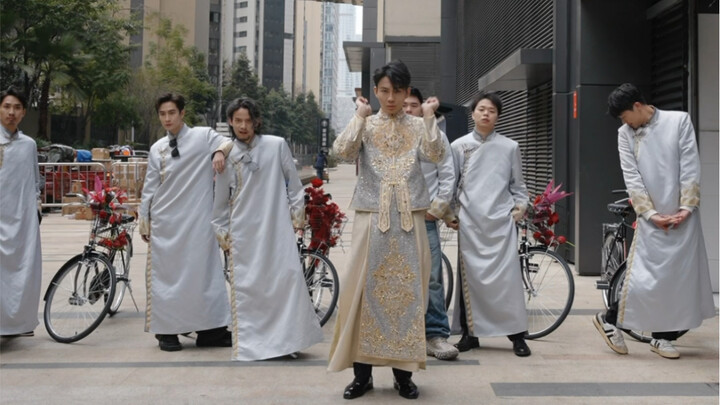 Chengdu’s hottest groomsmen squad—watch out, ladies!
