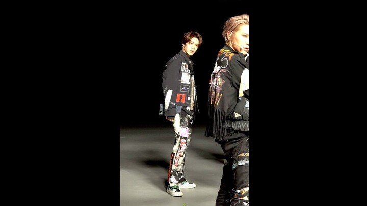 [威神V/WayV] [HENDERY Focus] WayV 'Turn Back Time' (Escape Ver.) @WayV THE STAGE