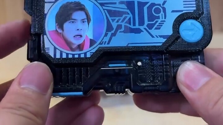 Bertransformasi dengan efek spesial! Tombol universal dengan video! 80+ efek suara, apakah Tombol La