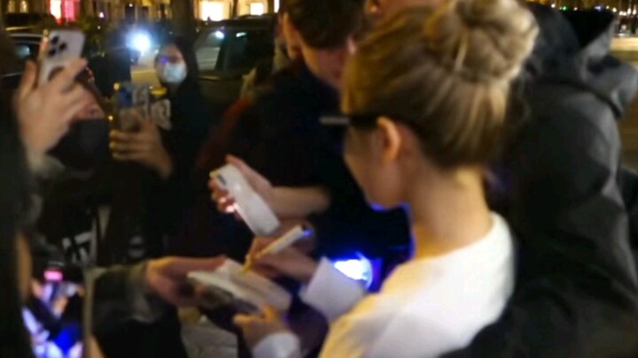 【หนิงอี้จั๋ว】แฟนหนุ่มขี้อายระหว่างทริปฝรั่งเศส: ความชอบแบบหนึ่งคือการตามติด แต่ก็ยังรักษาระยะห่างที่