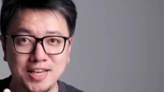 Anda juga bisa membuat model lemari pajangan sendiri!