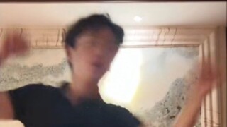 蓝战非：“就爱看你跳渴死的鱼，全是残影”